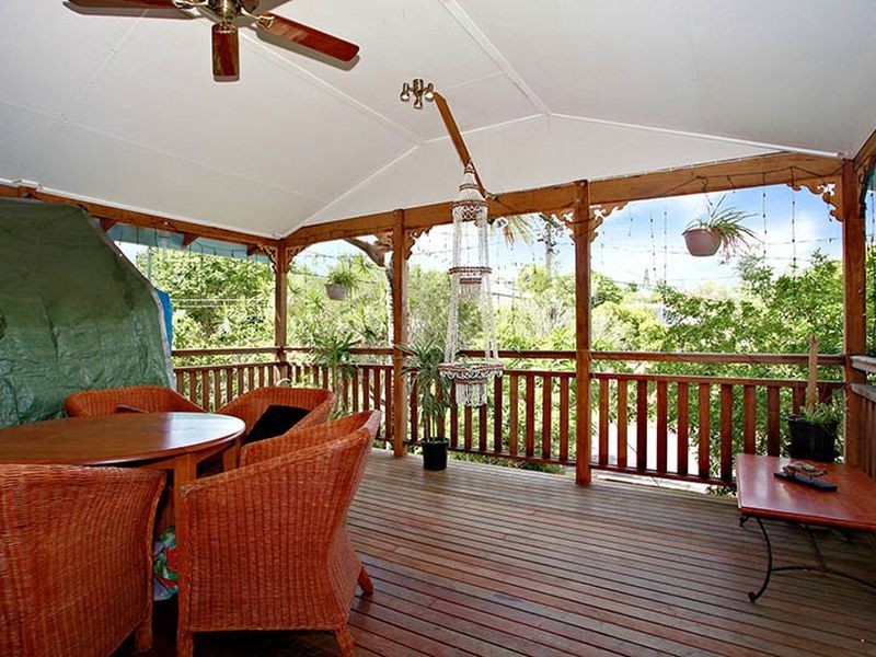 144 Morehead Avenue, Norman Park QLD 4170