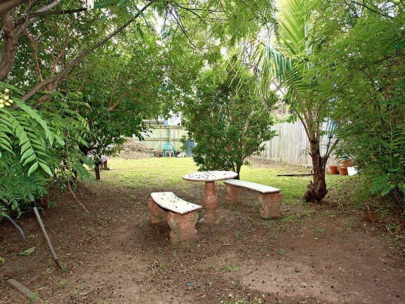 144 Morehead Avenue, Norman Park QLD 4170