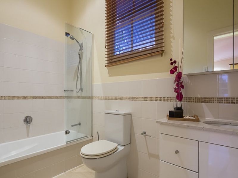 3 Longfellow Street, Norman Park QLD 4170