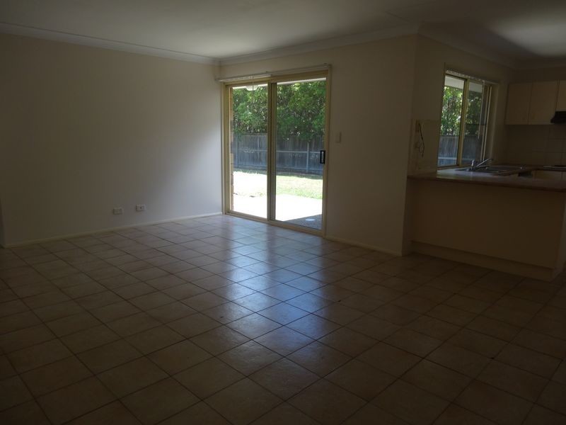 63 Berkley Place, Carindale QLD 4152