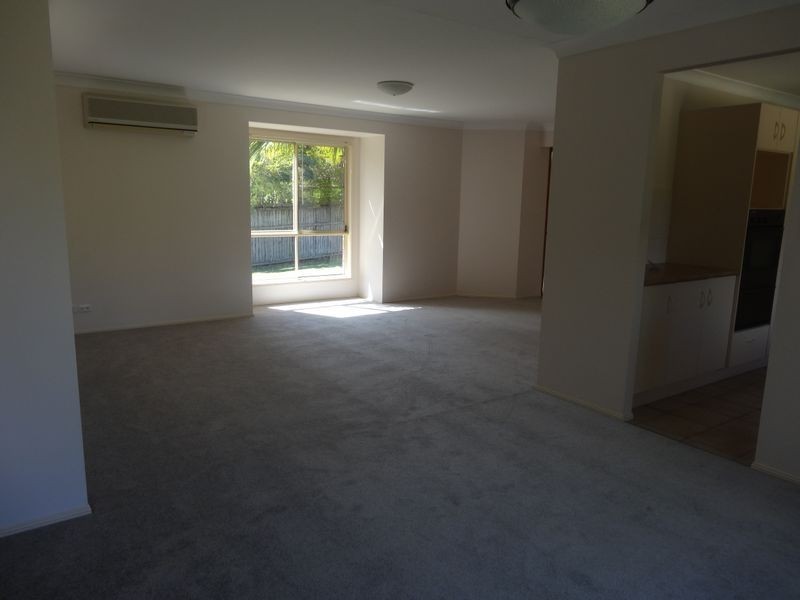 63 Berkley Place, Carindale QLD 4152