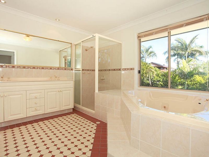 3 Linwood Street, Carindale QLD 4152