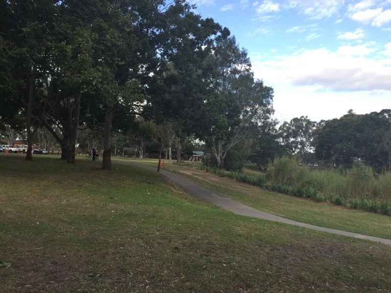 51 Bedivere Street, Carindale QLD 4152