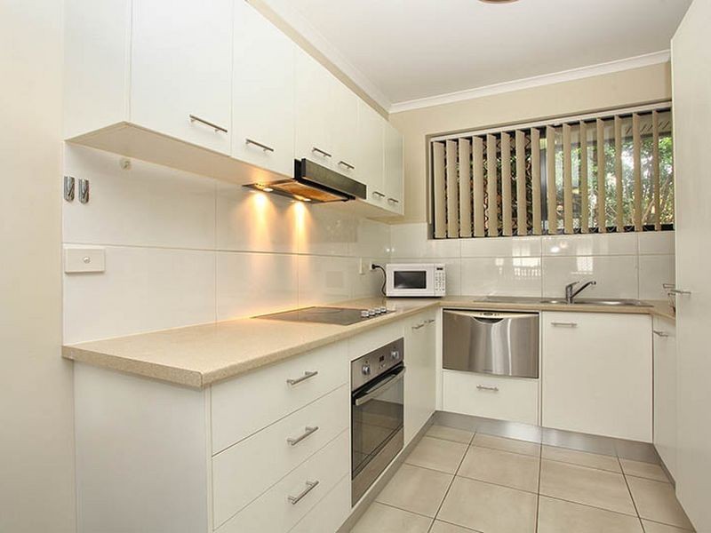 2/498 Wynnum Road, Morningside QLD 4170