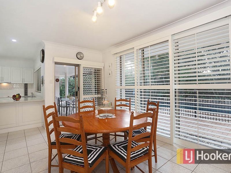 11 Talaroo Street, Carindale QLD 4152