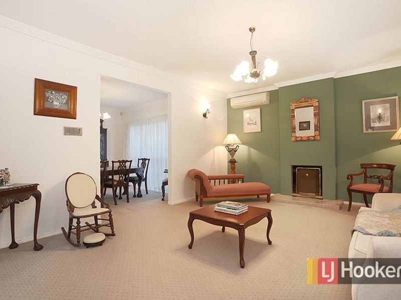 11 Talaroo Street, Carindale QLD 4152