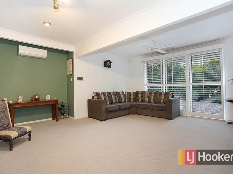 11 Talaroo Street, Carindale QLD 4152