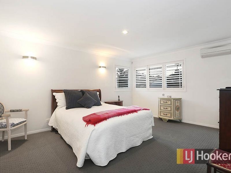 11 Talaroo Street, Carindale QLD 4152