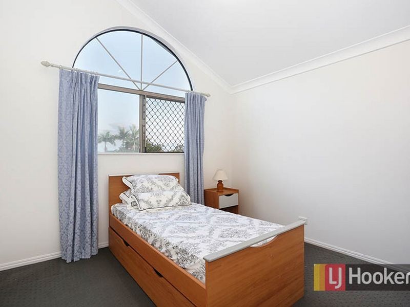 11 Talaroo Street, Carindale QLD 4152