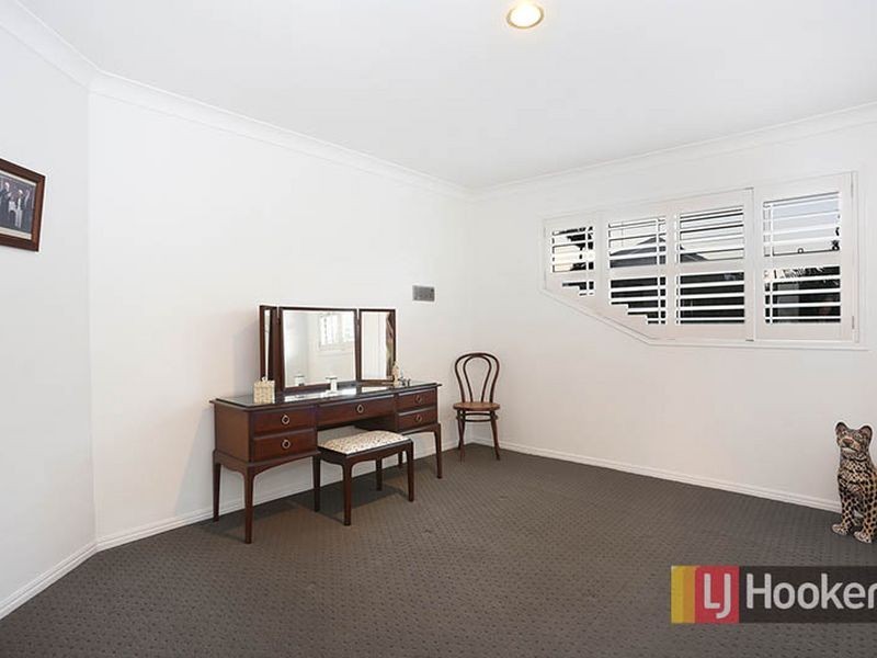 11 Talaroo Street, Carindale QLD 4152