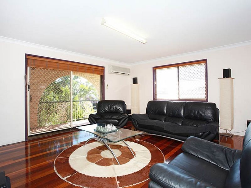 12 Urquhart Street, Carindale QLD 4152