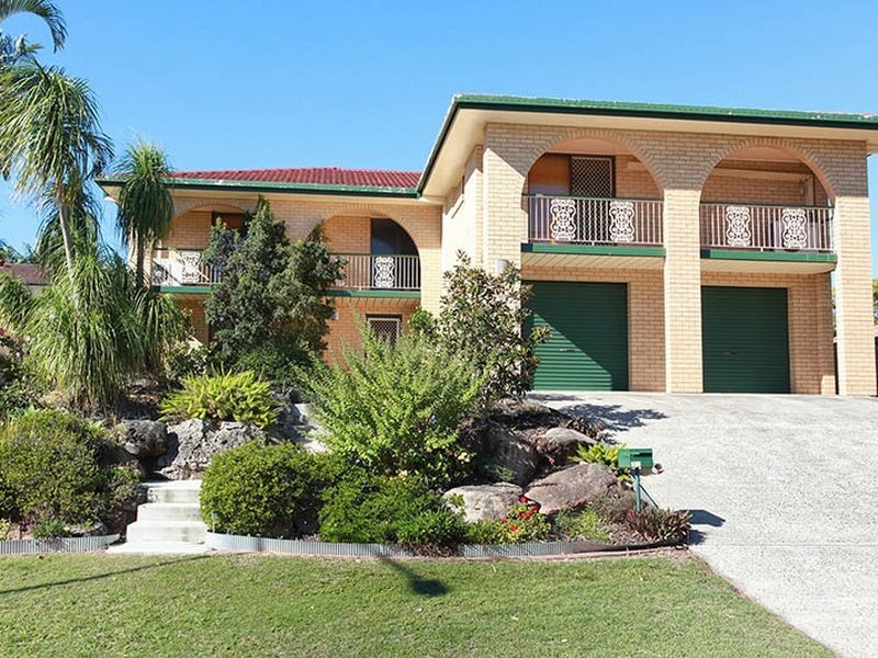 12 Urquhart Street, Carindale QLD 4152