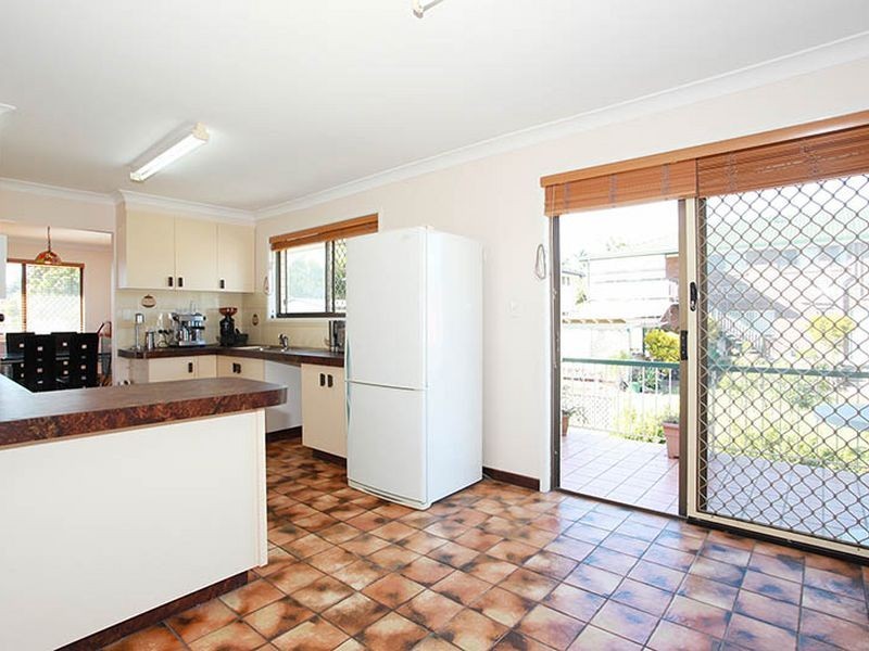 12 Urquhart Street, Carindale QLD 4152