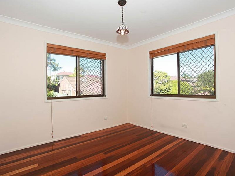12 Urquhart Street, Carindale QLD 4152