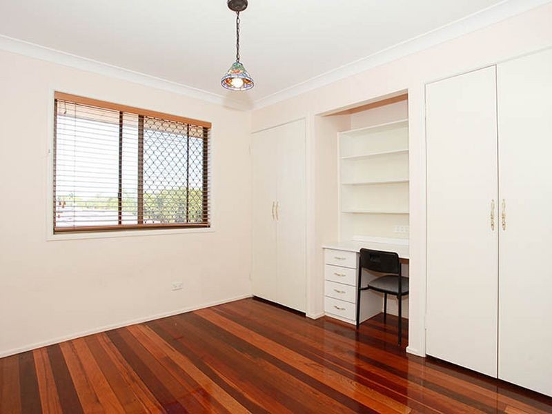 12 Urquhart Street, Carindale QLD 4152