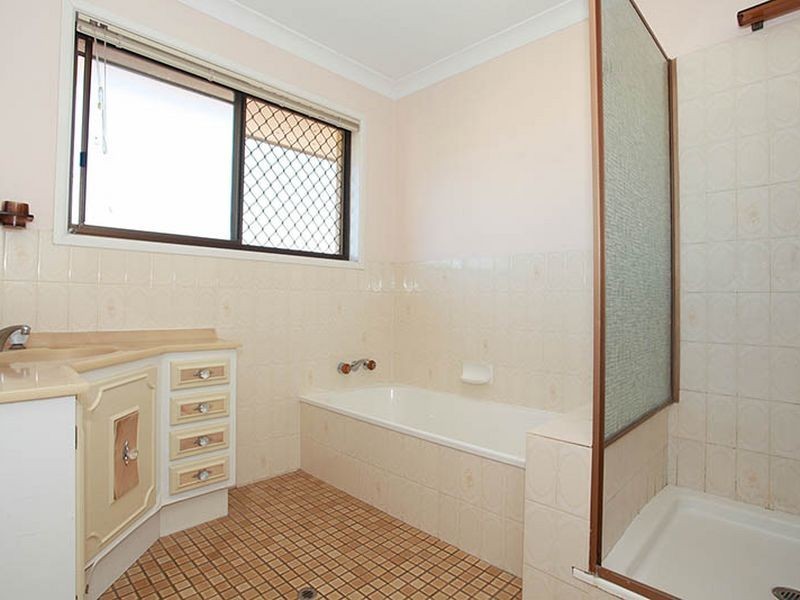 12 Urquhart Street, Carindale QLD 4152