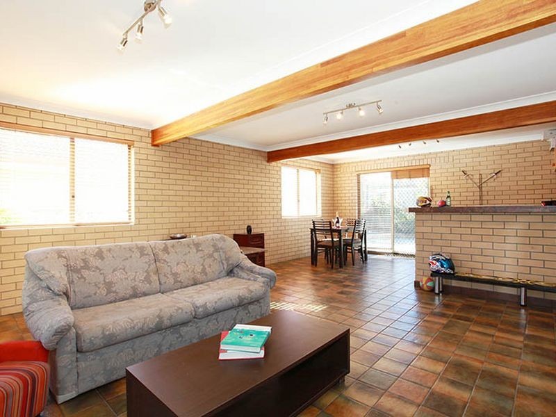 12 Urquhart Street, Carindale QLD 4152