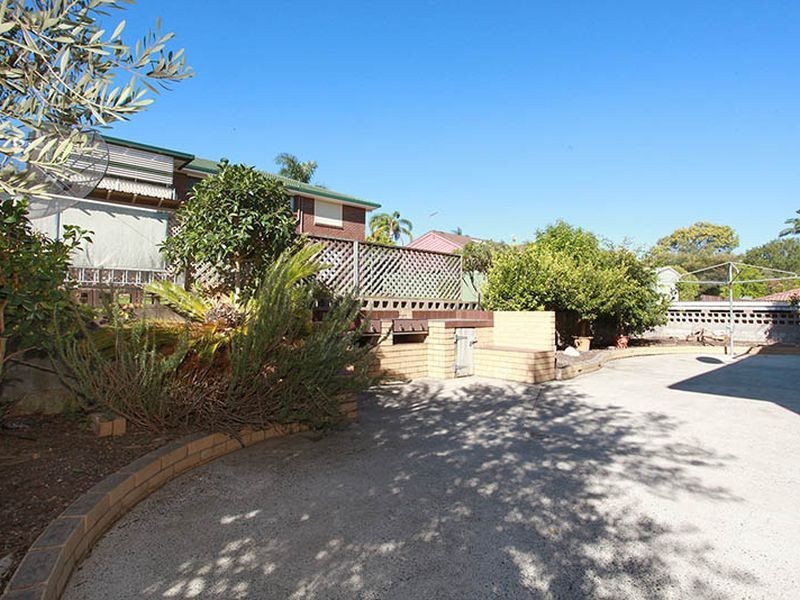 12 Urquhart Street, Carindale QLD 4152