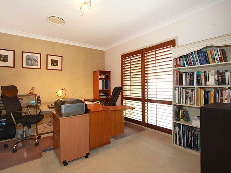 11 Merion Place, Carindale QLD 4152