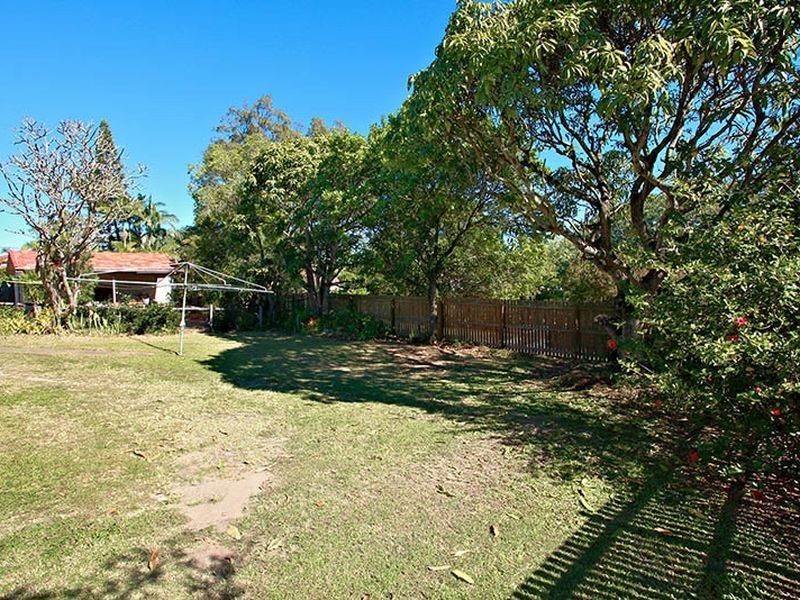 14 Lunga Street, Carina QLD 4152