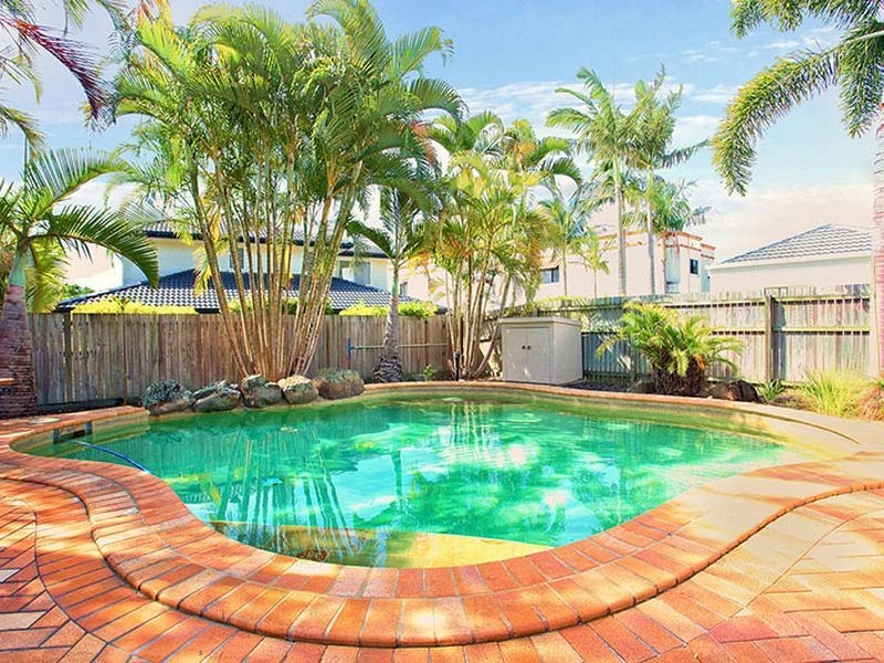 27 Connah Crescent, Carindale QLD 4152