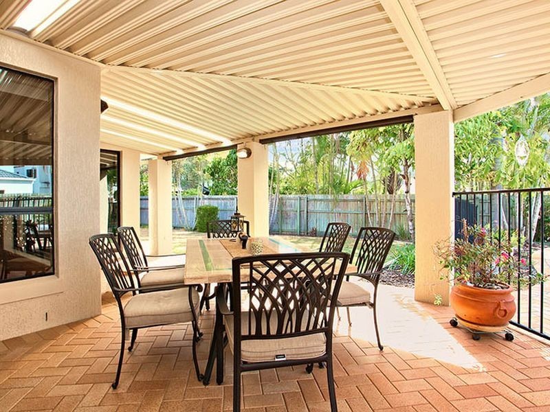 27 Connah Crescent, Carindale QLD 4152