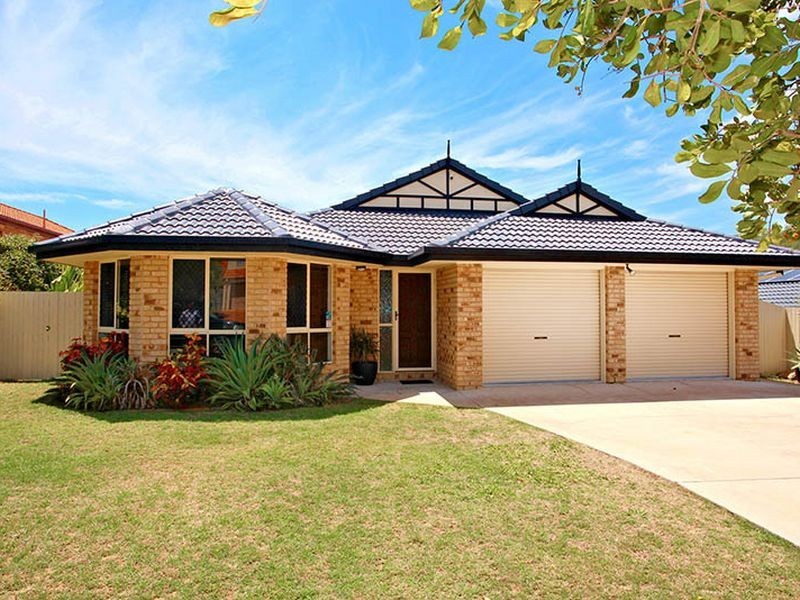 15 Clearmount Crescent, Carindale QLD 4152