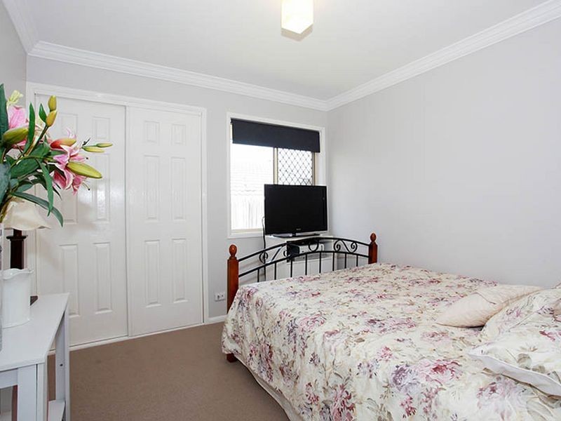 15 Clearmount Crescent, Carindale QLD 4152