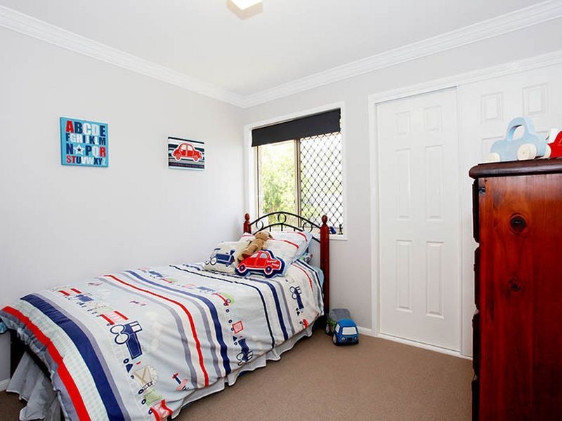 15 Clearmount Crescent, Carindale QLD 4152