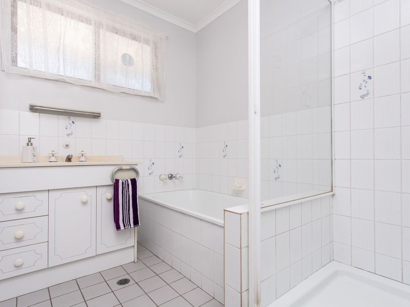 48 Foxmont Drive, Carina QLD 4152