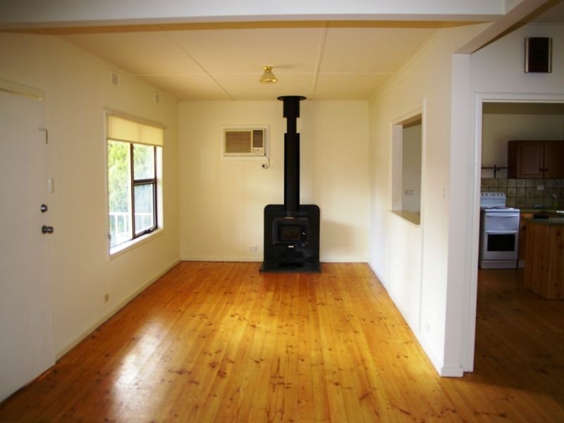 28 Edward Street, Clare SA 5453