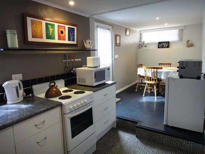 6 Helston Street, Burra SA 5417