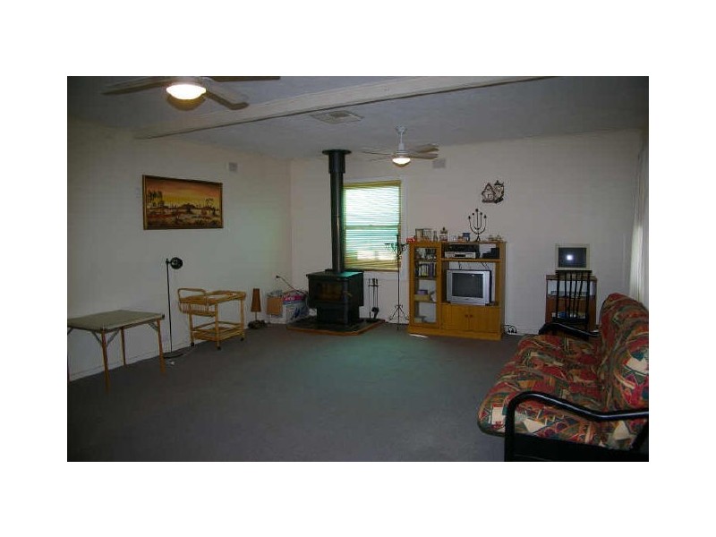 RHYNIE via, Riverton SA 5412