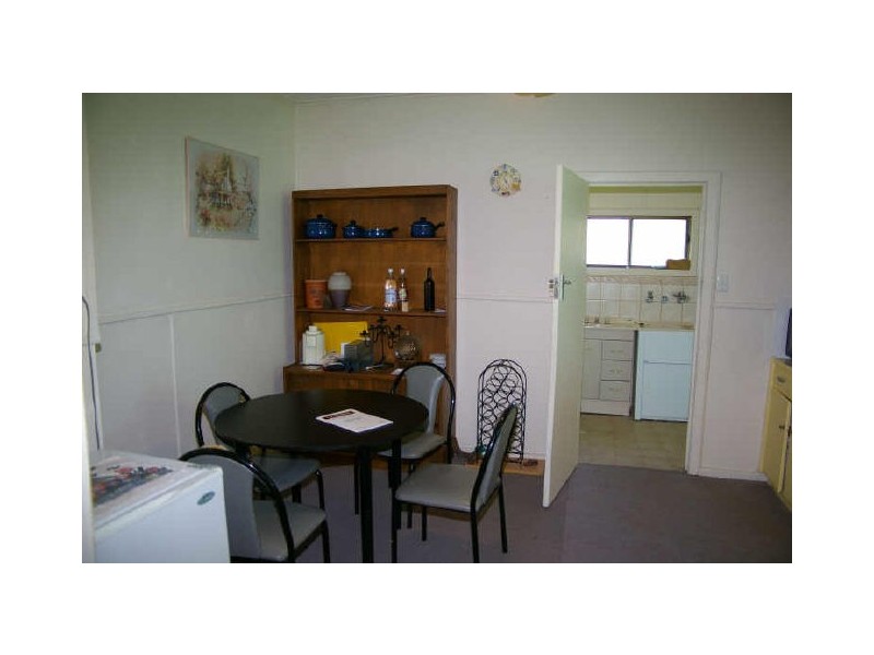RHYNIE via, Riverton SA 5412