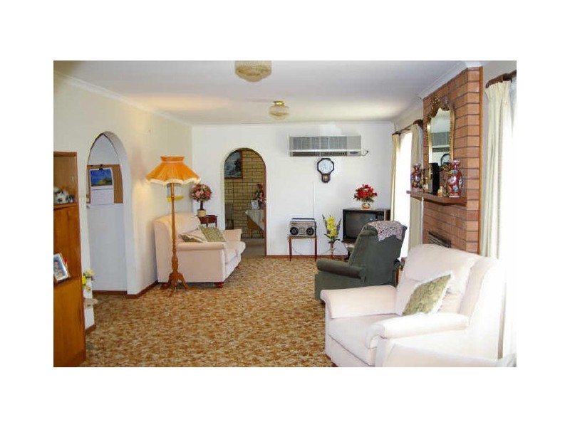 23 Burton Street, Clare SA 5453