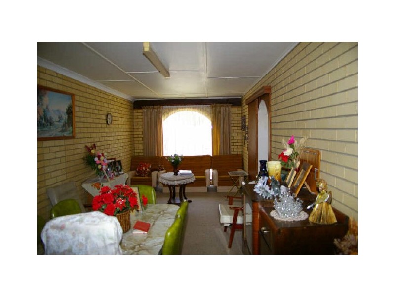 23 Burton Street, Clare SA 5453