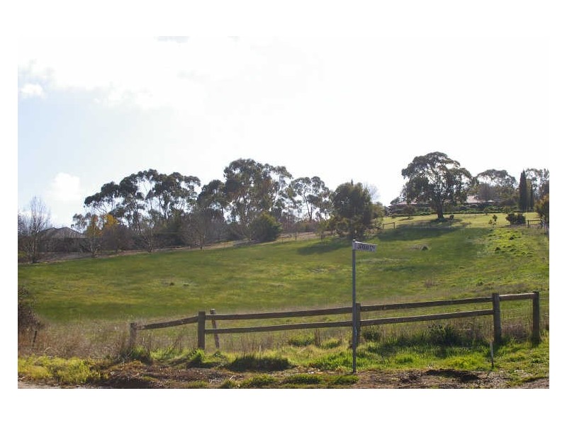 2/ White Hutt Road, Clare SA 5453