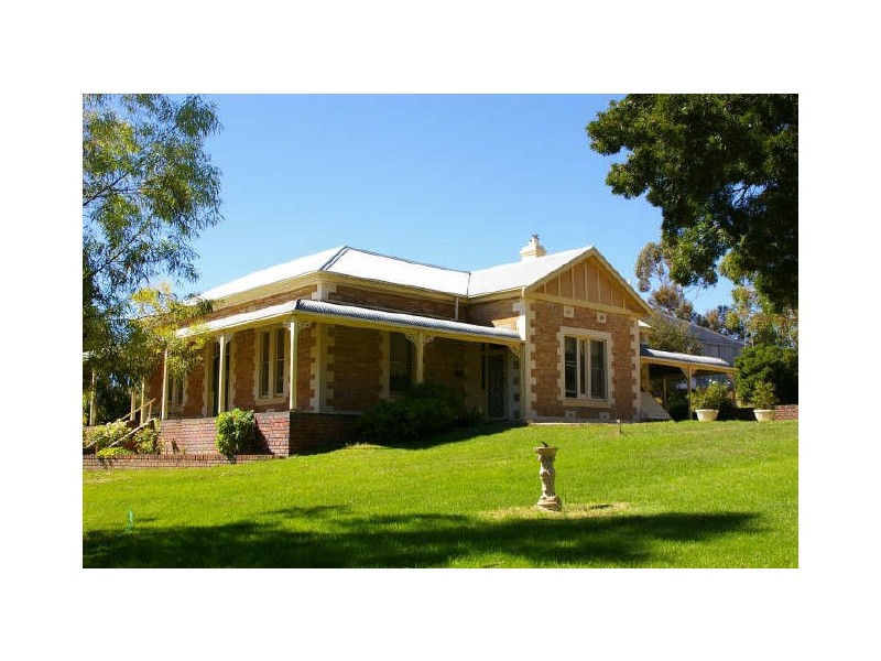 2 Dolan Road, Clare SA 5453