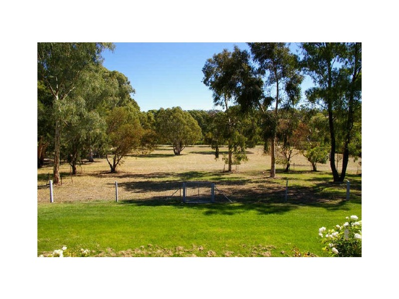 2 Dolan Road, Clare SA 5453