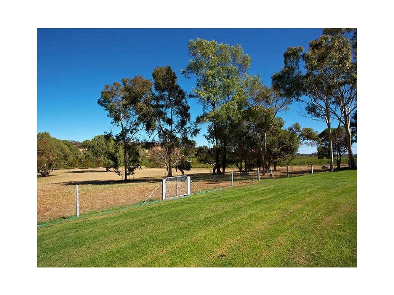 2 Dolan Road, Clare SA 5453