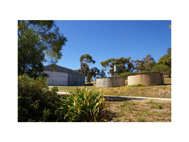 2 Dolan Road, Clare SA 5453