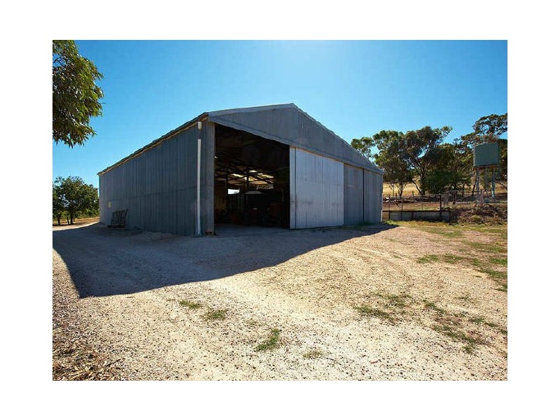 2 Dolan Road, Clare SA 5453