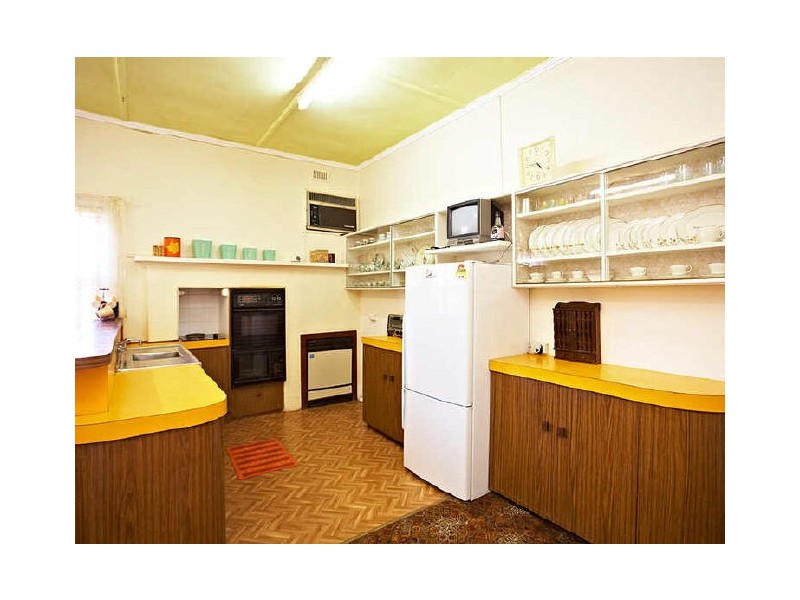 32 New Road, Clare SA 5453