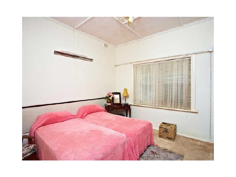 32 New Road, Clare SA 5453