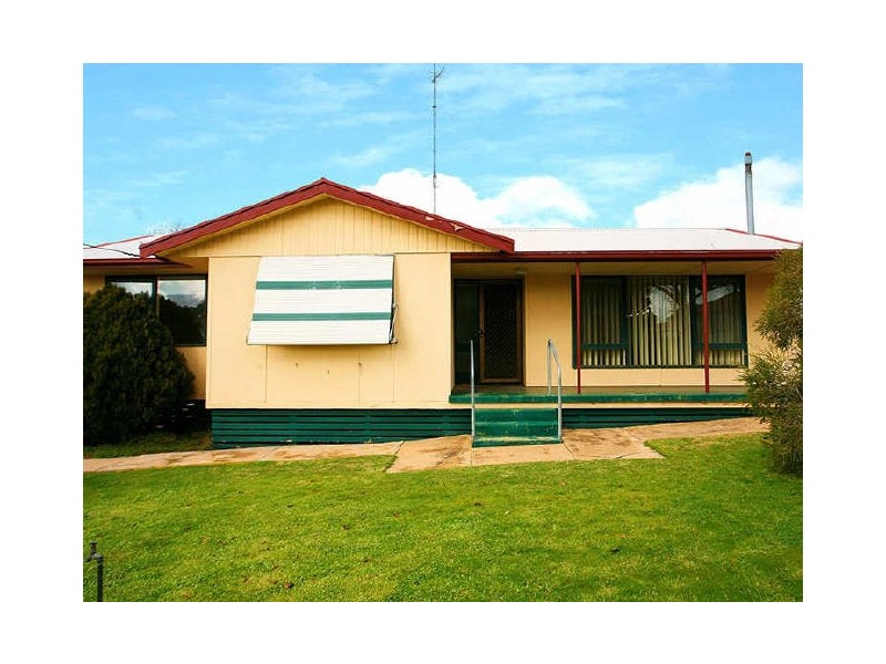 3 Wien Smith Avenue, Clare SA 5453