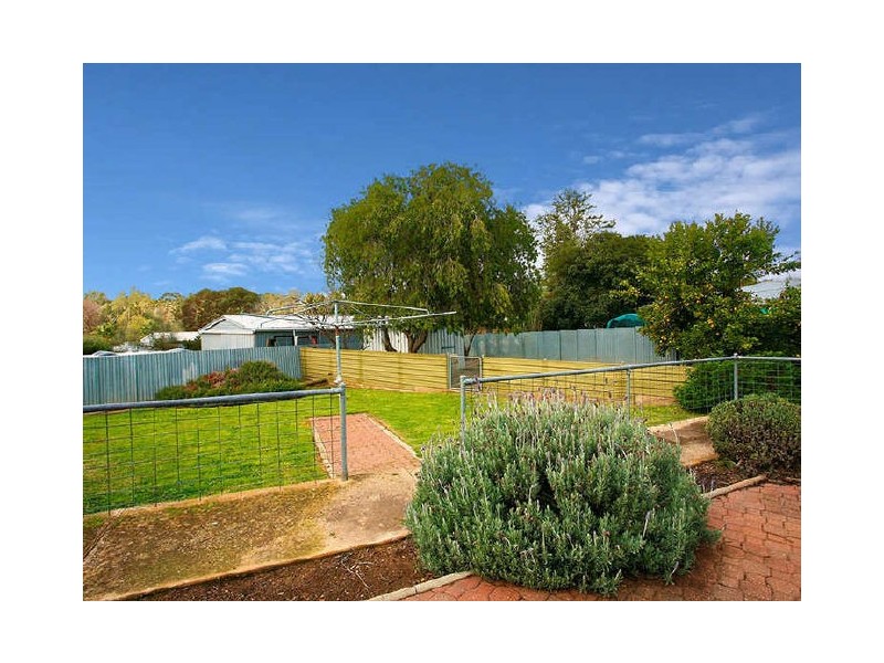3 Wien Smith Avenue, Clare SA 5453