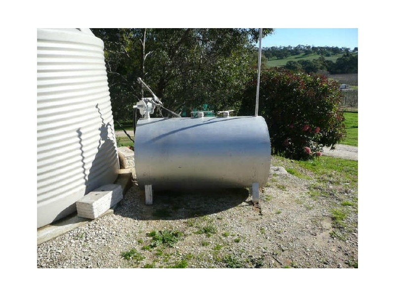 2A Dolan Road, Clare SA 5453