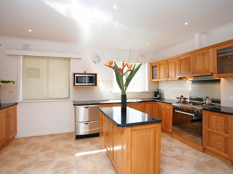 6 St Just Street, Burra SA 5417