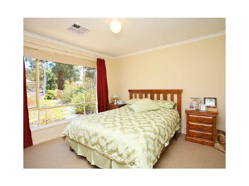 14 Rocky Glen Court, Clare SA 5453