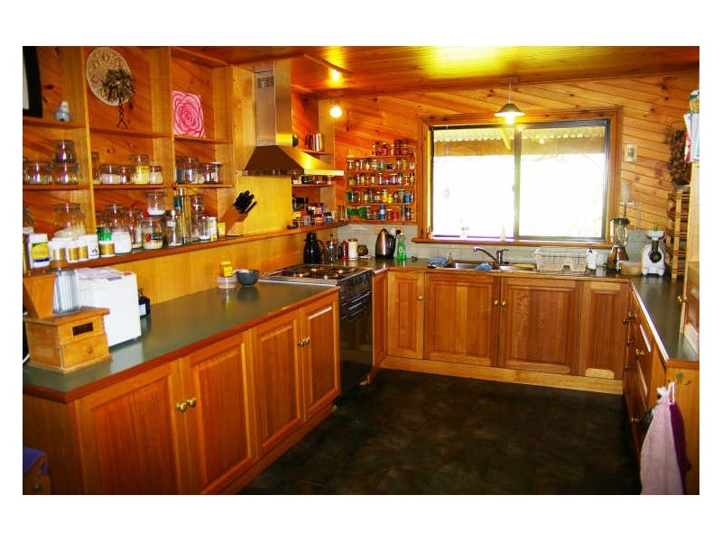 1/ Government Road, Clare SA 5453